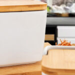 SALERO PORCELANA BLANCA C/TAPA MADERA GRES ARIZONA 12X12X11 REF. 7056120 - Imagen 2